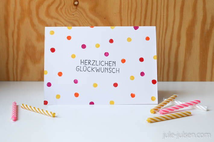 Geburtstagskarte mit bunten Polka Dots