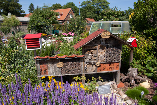 Insektenhotel in Kleingartenanlage in Havelberg