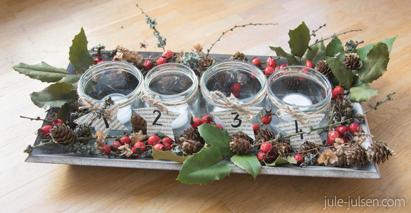 diy modernes Adventsgesteckt mit Teelichtern in Marmeladenglaesern